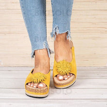 Charger l'image dans la galerie, Femmes Pu Talon Compensé Sandales À Bout Ouvert Chaussons Avec Une Fleur Chaussures