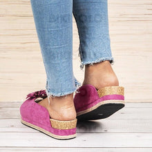 Charger l'image dans la galerie, Femmes Pu Talon Compensé Sandales À Bout Ouvert Chaussons Avec Une Fleur Chaussures