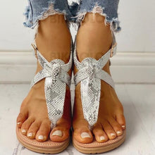 Charger l&#39;image dans la galerie, Femmes Pu Talon Plat Sandales À Bout Ouvert Avec Rivet Boucle La Copie Animale Chaussures