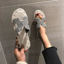 Charger l&#39;image dans la galerie, Femmes Pu Talon Plat Sandales À Bout Ouvert Chaussons Avec Paillette Rivet Chaussures