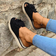 Charger l'image dans la galerie, Femmes Suède Talon Plat Sandales À Bout Ouvert Chaussons Avec Une Fleur Chaussures