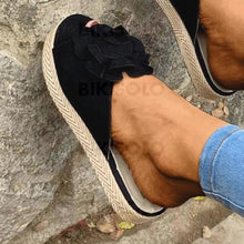 Charger l'image dans la galerie, Femmes Suède Talon Plat Sandales À Bout Ouvert Chaussons Avec Une Fleur Chaussures
